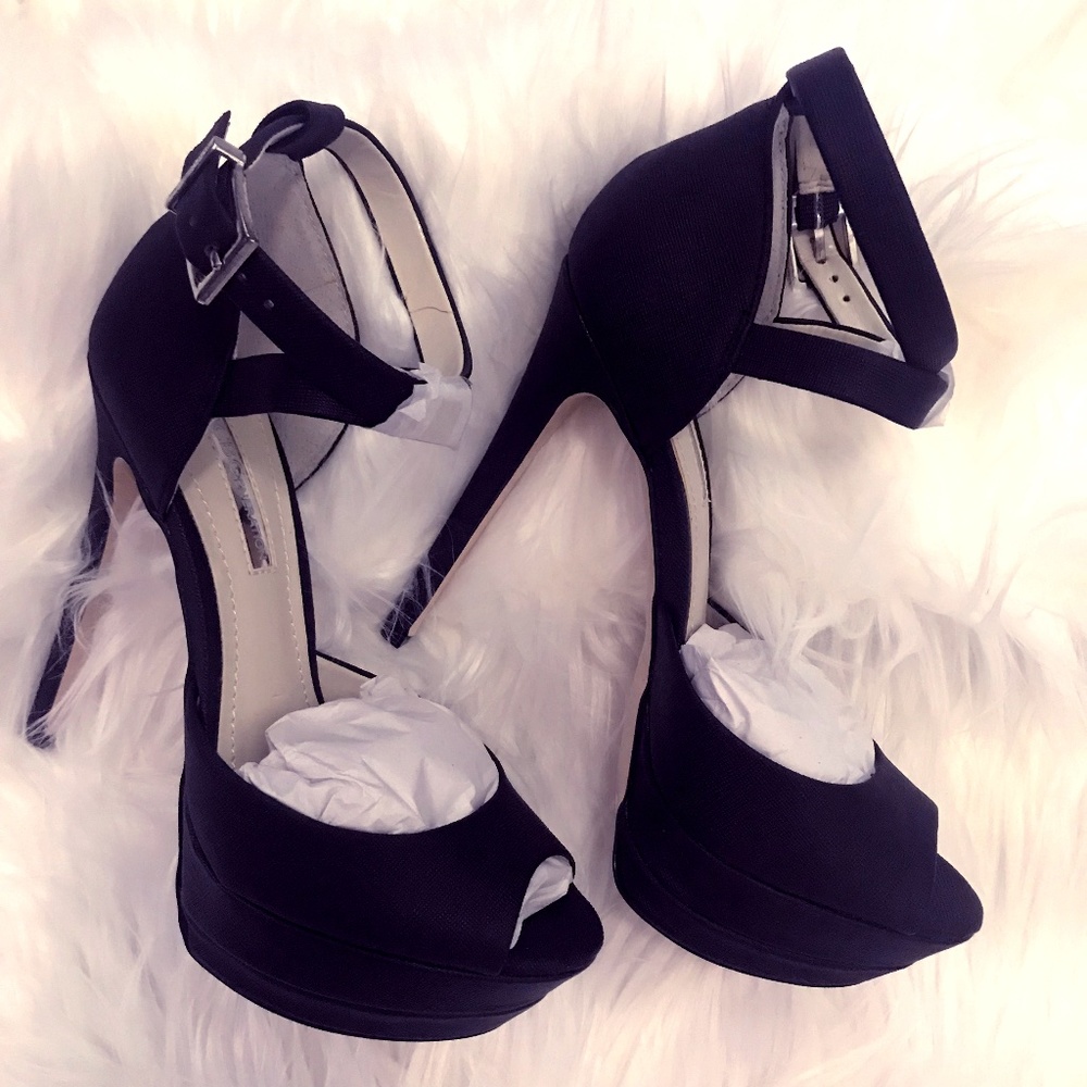 BCGB Black Platform Sandals